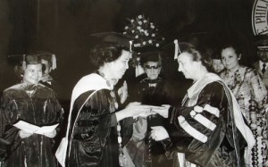 1975_Elena_Ceausescu_Honoris_Causa_Manilla